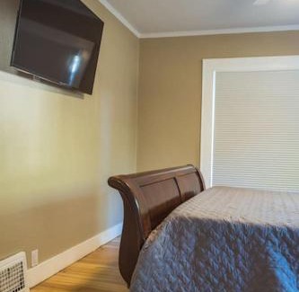 Chico Casa | Lovely House near Downtown, Home away from Home!