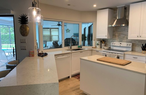Lely Golf Estates Casa | Lovely house overlooks golf course with west exposure delivery amazing sunsets.