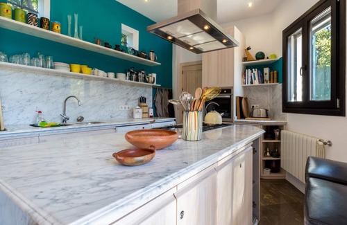 Melegis Villa | Encantadora casa con piscina, jardín y vistas