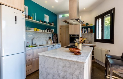 Melegis Villa | Encantadora casa con piscina, jardín y vistas