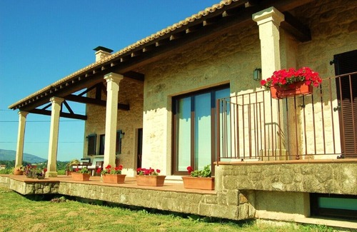 Rianxo Cabaña | Encantadora casa, vistas al mar en Rianxo, wifi gratis, barbacoa,chimenea,jardín