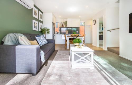 Linwood Apartamento | Lovely in Linwood: 2BR Beauty