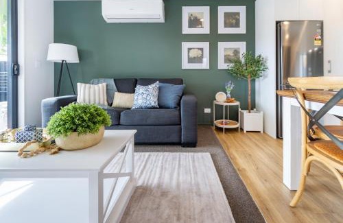 Linwood Apartamento | Lovely in Linwood: 2BR Beauty