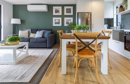 Linwood Apartamento | Lovely in Linwood: 2BR Beauty