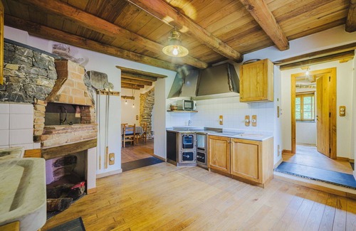 Velva Apartamento | Precioso apartamento para 4 personas con WIFI, TV, patio y aparcamiento