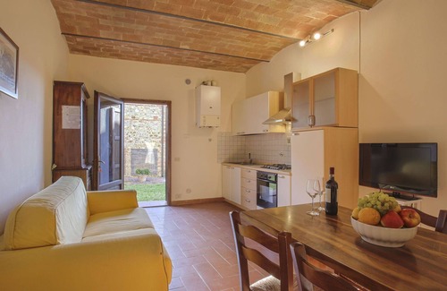 Tavarnelle Val di Pesa Apartamento | Apartamento con piscina, WIFI, TV, patio, mascotas permitida, vista panorámica, aparcamiento