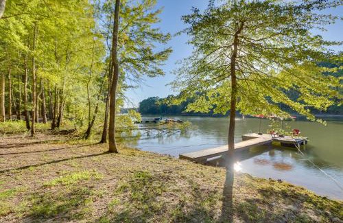 Manson Casa | Lovely Kerr Lake House with Private Dock!