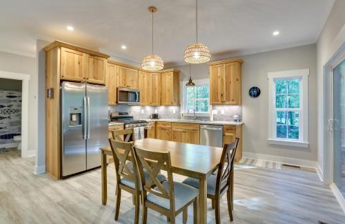 Manson Casa | Lovely Kerr Lake House with Private Dock!