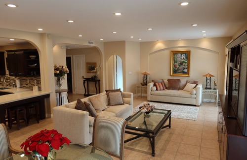 Carlsbad Condominio | Lovely La Costa condo -walk to Spa & Golf course, close to beach & Legoland
