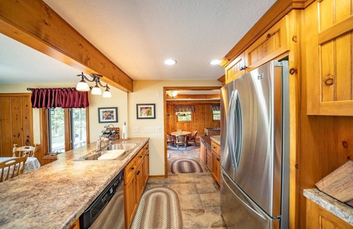 Crosslake Casa | Lovely Lake Retreat for Family Fun on Daggett Lake - With Guest House