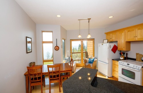 Tofte Casa | Lovely Lake Superior Waterfront Townhome, North Shore of MN.