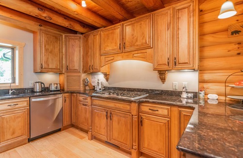 Necedah Cabina | LOVELY LAKEFRONT HOME ON THE SHORES OF CASTLE ROCK LAKE WITH PRIVATE PIER