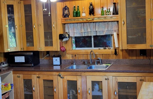 Lincoln Cabaña | Lovely Lakefront private 2-bedroom cottage with WiFi in Lincoln