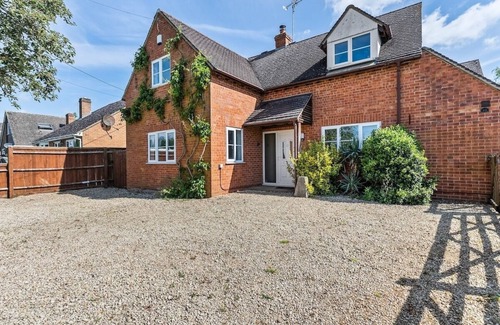 Kidlington Casa | Lovely Large Cottage in The Oxfordshire Cotswolds