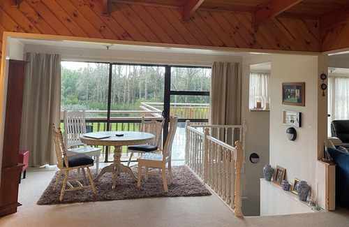 Pakaraka Casa | Lovely Large Family Home on 3 1/2 Acres Down a Private Lane. Plenty of Parking