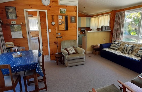 Turangi Cabaña | Lovely Lockwood River Cottage