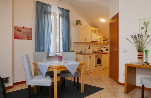 Colorno Apartamento | Desván precioso cerca del Palacio de Colorno, hogar de ALMA