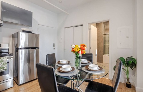 Shaughnessy Village Apartamento | Lovely Loft with Views on Bishop - MTL