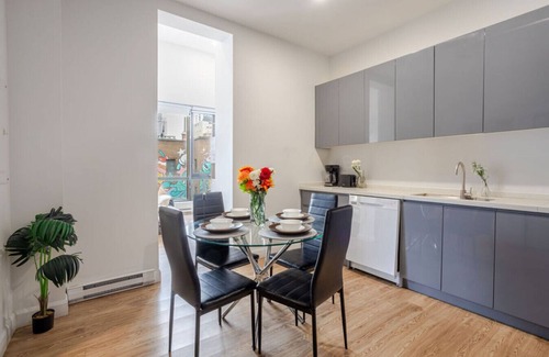 Shaughnessy Village Apartamento | Lovely Loft with Views on Bishop - MTL