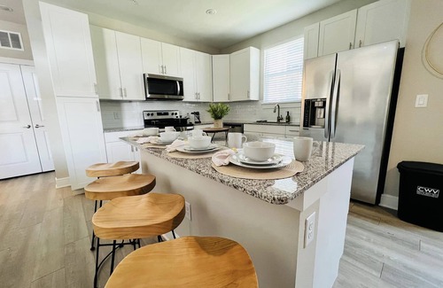 Barker Apartamento | Lovely Luxurious 2 Bedroom 2 Bath Suite