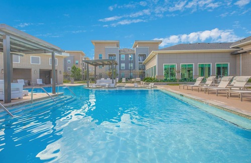 Barker Apartamento | Lovely Luxurious 2 Bedroom 2 Bath Suite