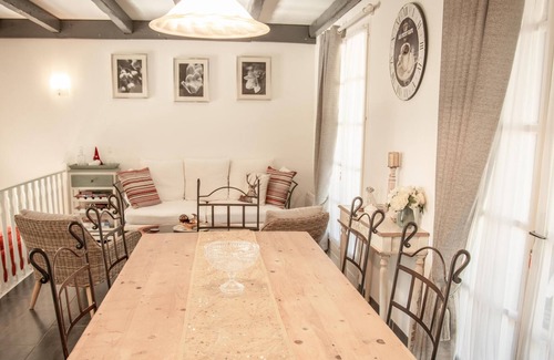 Fumel Casa | Lovely luxurious gite with large garden and private pool!