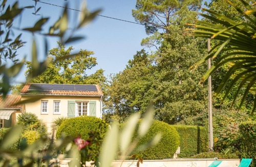Fumel Casa | Lovely luxurious gite with large garden and private pool!