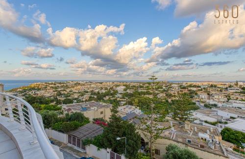 Mellieħa Heights Apartamento | Lovely Mellieha Apt with stunning terrace & views by 360 Estates