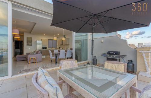 Mellieħa Heights Apartamento | Lovely Mellieha Apt with stunning terrace & views by 360 Estates