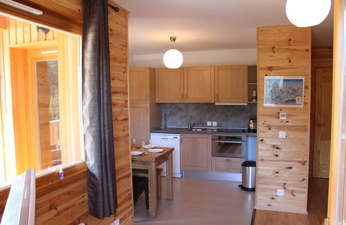 La Roche Apartamento | Precioso apartamento moderno, 52m², bien equipado, espacioso + garaje. Verano Invierno