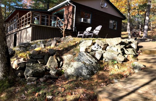Severn Cabaña | Lovely Muskoka cottage on the Trent Severn River. Pet-friendly.