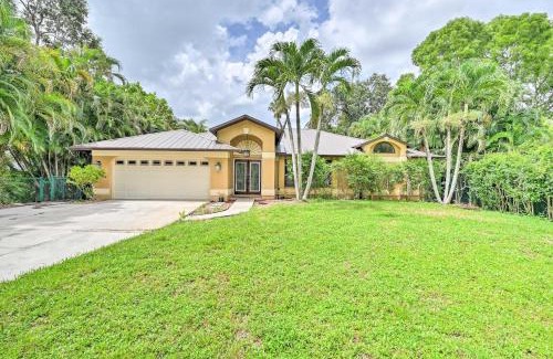 Naples Casa | Lovely Naples Home Backyard Oasis with Pool!