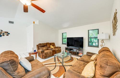 Naples Casa | Lovely Naples Home Backyard Oasis with Pool!