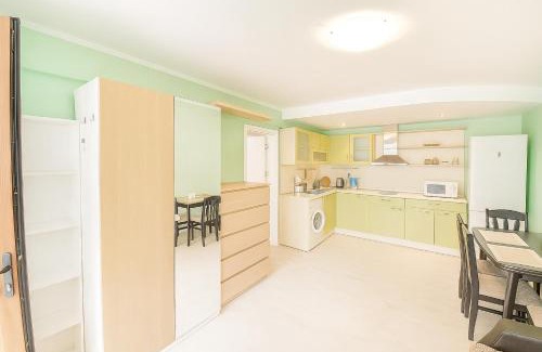 Primorski Apartamento | Lovely Nest with Glass Veranda