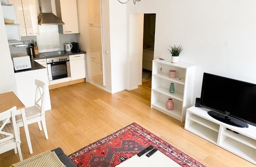 Lehen Apartamento | Lovely NEW apartment, CENTRAL, free parking
