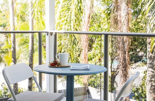 Noosa Heads Apartamento | Spacious Noosa Parade villa walking distance to Hastings St and Main Beach