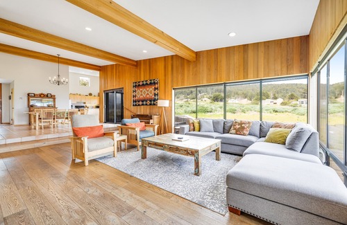 Sea Ranch Casa | precioso escapada frente al mar, y bañera de hidromasaje privada con el perro, y piscina comunitaria!