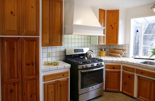 Mira Monte Casa | Lovely Ojai Valley Cottage Simple and Rustic
