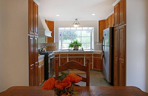 Mira Monte Casa | Lovely Ojai Valley Cottage Simple and Rustic