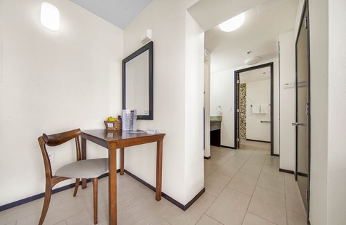 South Padre Island Hotel | Lovely One Bedroom Unit on SPI + Infinity Pool