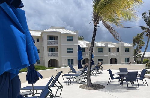 Wheeland Settlement Apartamento | Lovely one bedroom apartment in North West Point resort Turks Caicos