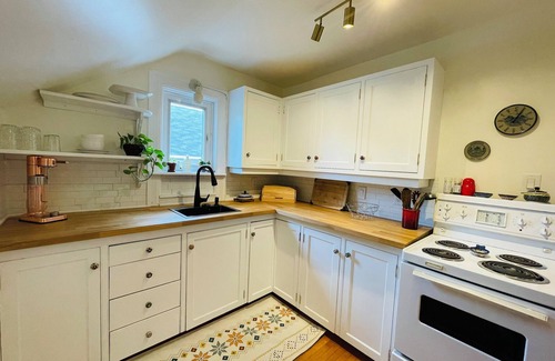 Cobourg Apartamento | Lovely one-bedroom apartment (near downtown/beach)