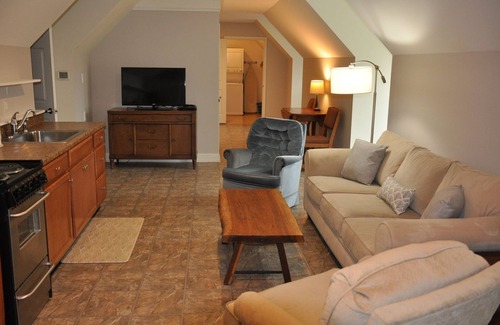 Bel Air North Apartamento | Lovely one bedroom apartment private entrance utilities included