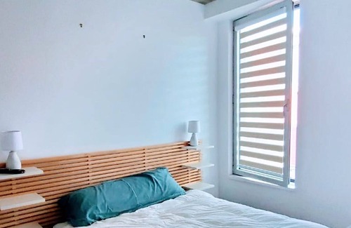 Cite Multimedia Condominio | Lovely one bedroom condo with pool in the Old Port