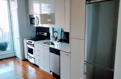 Cite Multimedia Condominio | Lovely one bedroom condo with pool in the Old Port