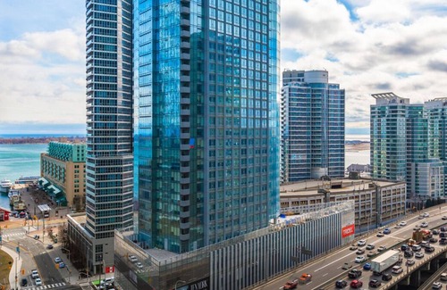 Financial District Apartamento | Lovely one-bedroom condo in the heart of the city.