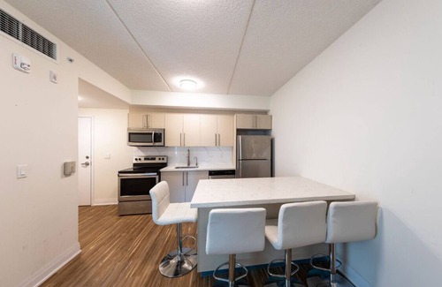 Waterloo Condominio | Lovely One Bedroom Entire Apartment Close to University