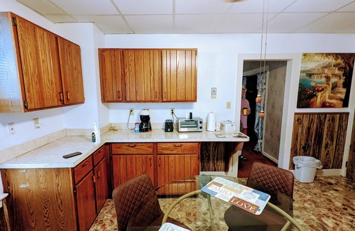 Enola Apartamento | Lovely one-bedroom unit with private parking