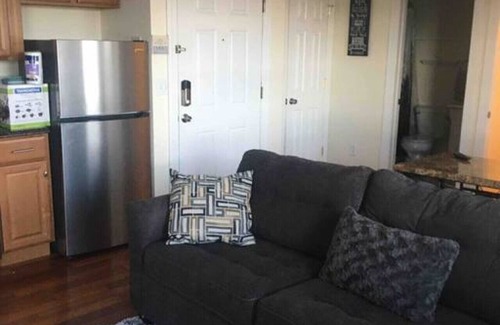 Niskayuna Apartamento | Lovely one bedroom with free parking