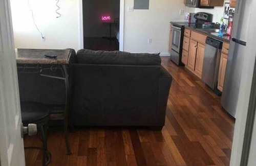 Niskayuna Apartamento | Lovely one bedroom with free parking
